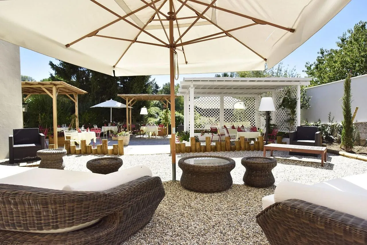 Hotel Logis Hotel-Restaurant Le Relais Hauterives