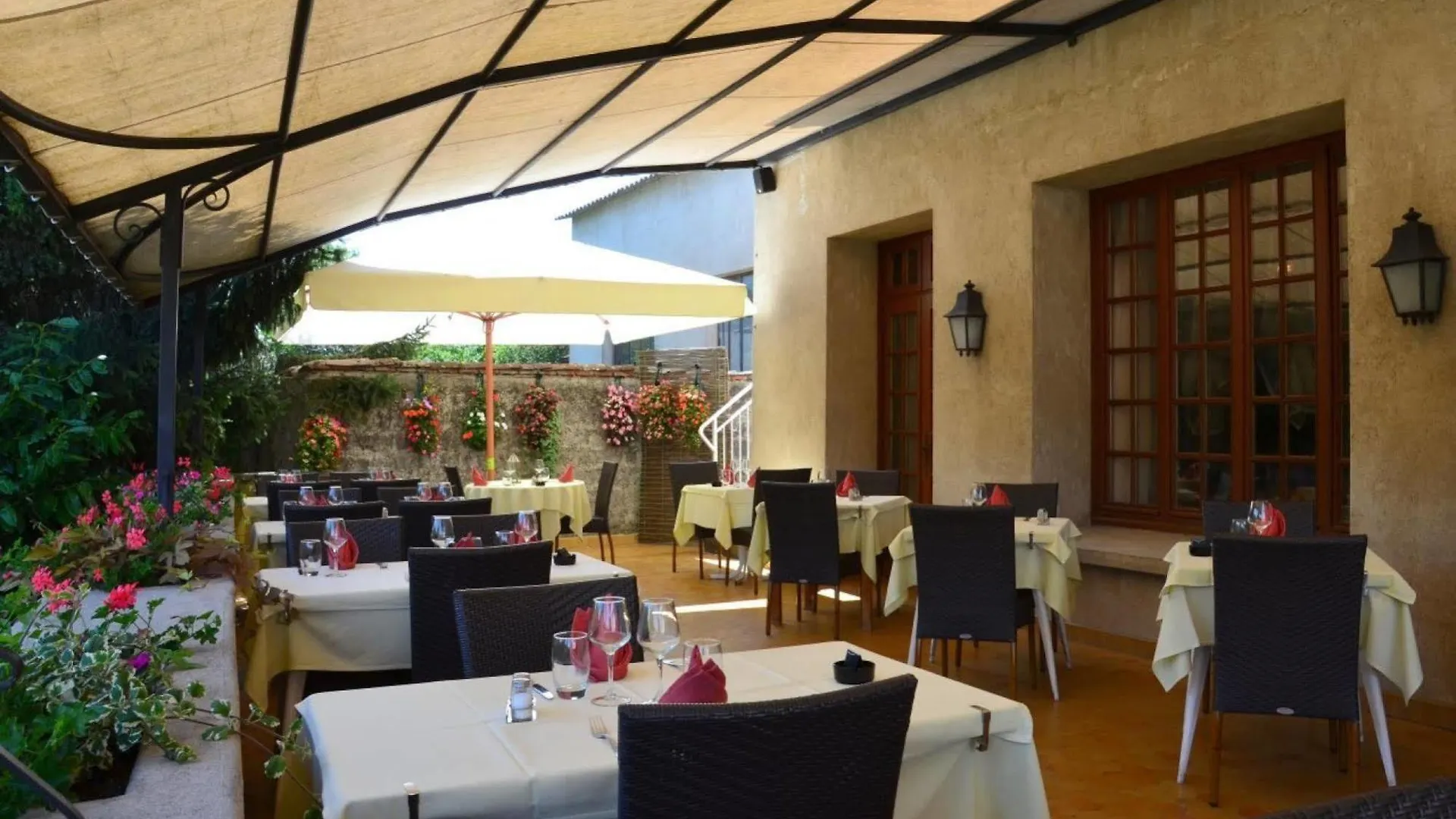Logis Hotel-Restaurant Le Relais Hauterives