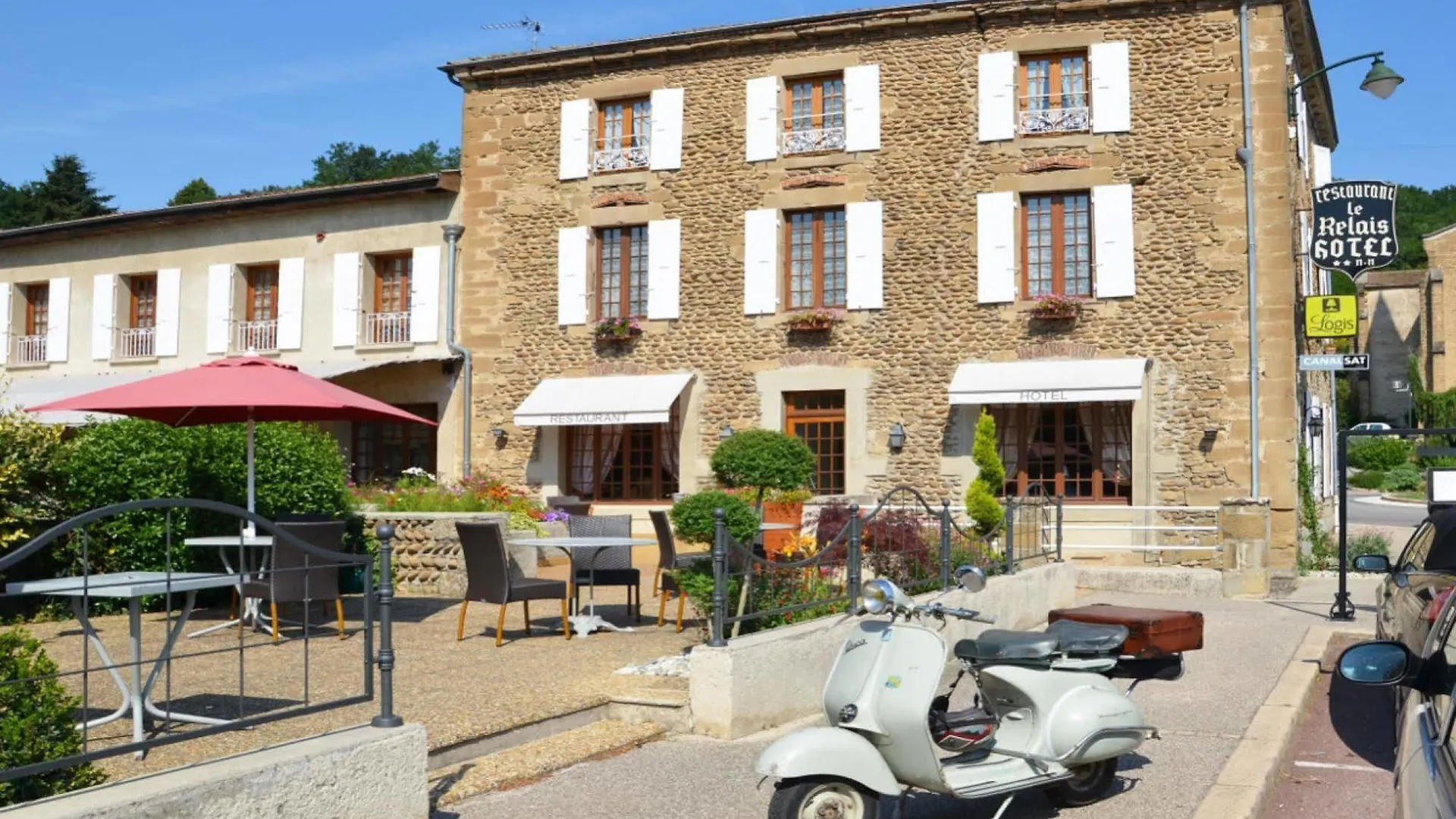 Logis Hôtel-Restaurant Le Relais Hauterives