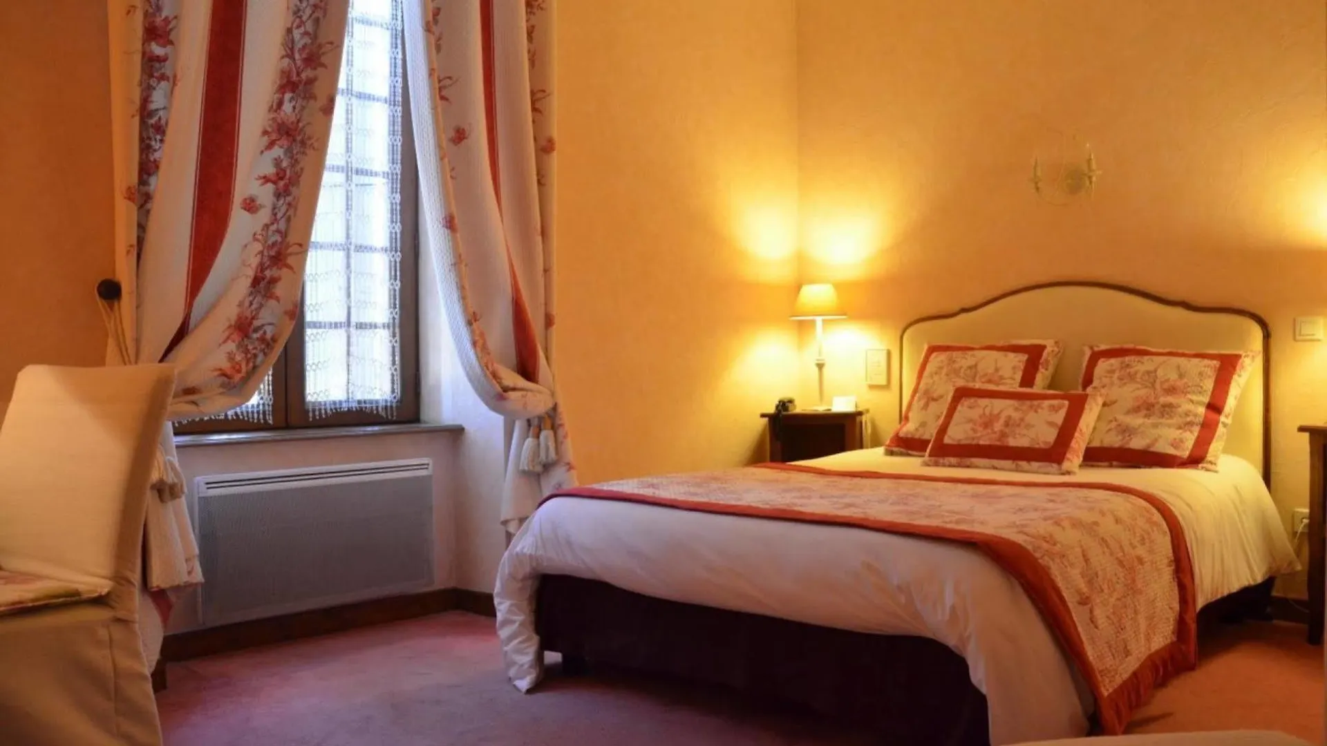 Logis Hotel-Restaurant Le Relais Hauterives
